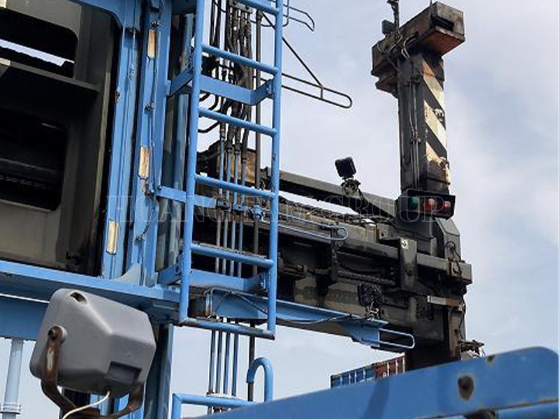 XE NÂNG HÀNG MITSUBISHI FD210 - ĐỜI 2006 - NHẬP KHẨU NHẬT BẢN