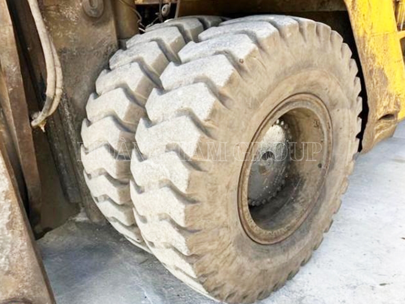 XE NÂNG HÀNG KOMATSU FD200Z-6 - ĐỜI 2011 - NHẬP KHẨU NHẬT BẢN