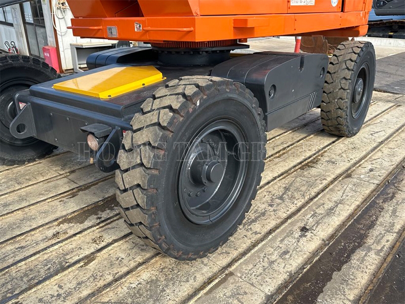 Xe Nâng Người Boom Lift ISUZU 4JD21-27061 - Chiều Cao Làm Việc 21m - Đời 2009