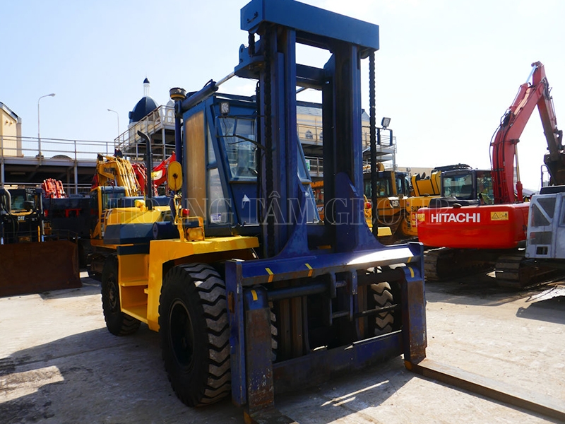 XE NÂNG HÀNG KOMATSU FD200Z-5 - ĐỜI 1999 - NHẬP KHẨU NHẬT BẢN