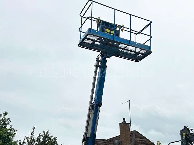 Xe Nâng Người Boom Lift GENIE Z-135/70 - Chiều Cao Làm Việc 43m - Đời 2007