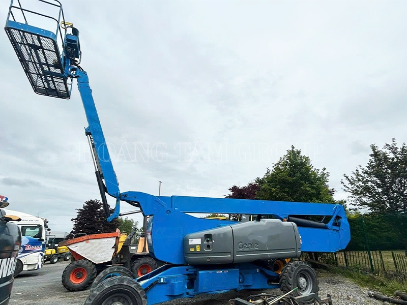Xe Nâng Người Boom Lift GENIE Z-135/70 - Chiều Cao Làm Việc 43m - Đời 2007