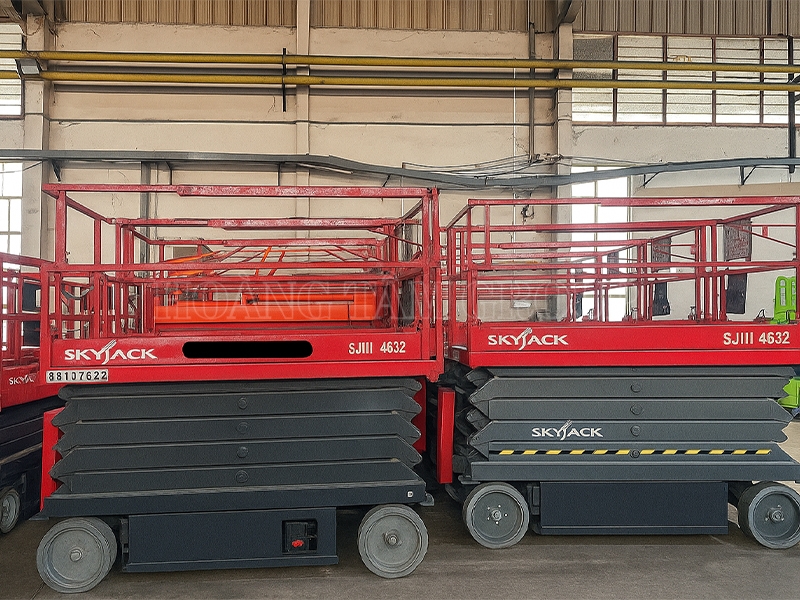 Xe Nâng Người Cắt Kéo SKYJACK SJIII 4632 - Chiều Cao Làm Việc 12m - Đời 2015