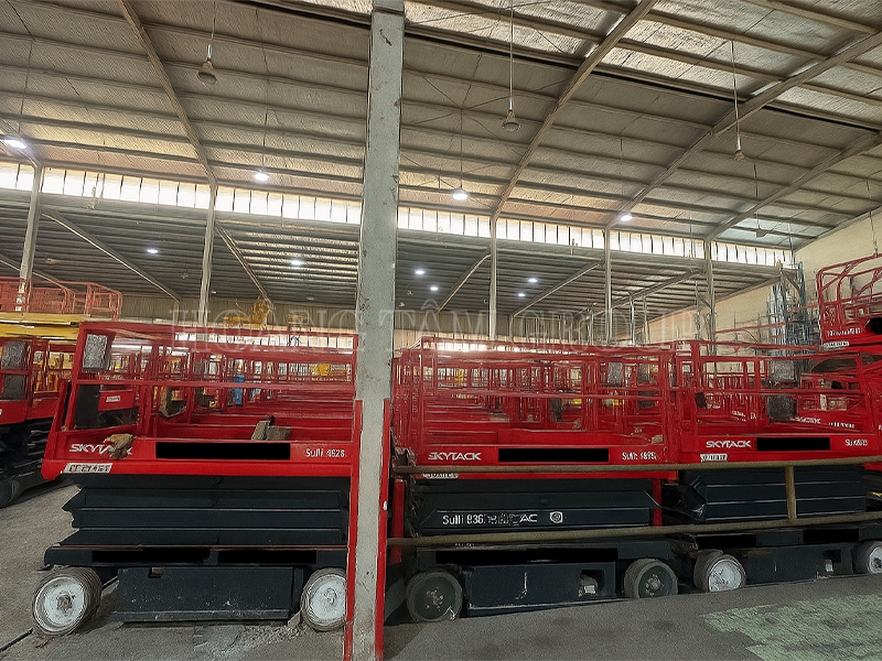 Xe Nâng Người Cắt Kéo SKYJACK SJIII 4626 - Chiều Cao Làm Việc 10m - Đời 2014