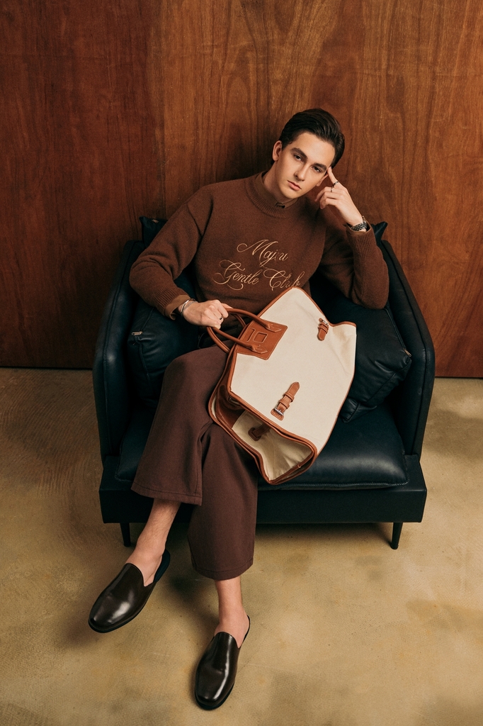 Majou Gentle Club Sweater