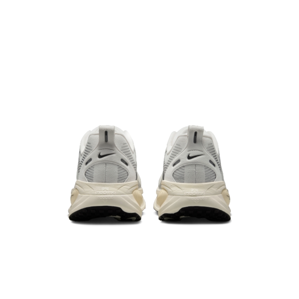 Giày Chạy Bộ Nam Nike Vomero 18 ‘Coconut Milk’