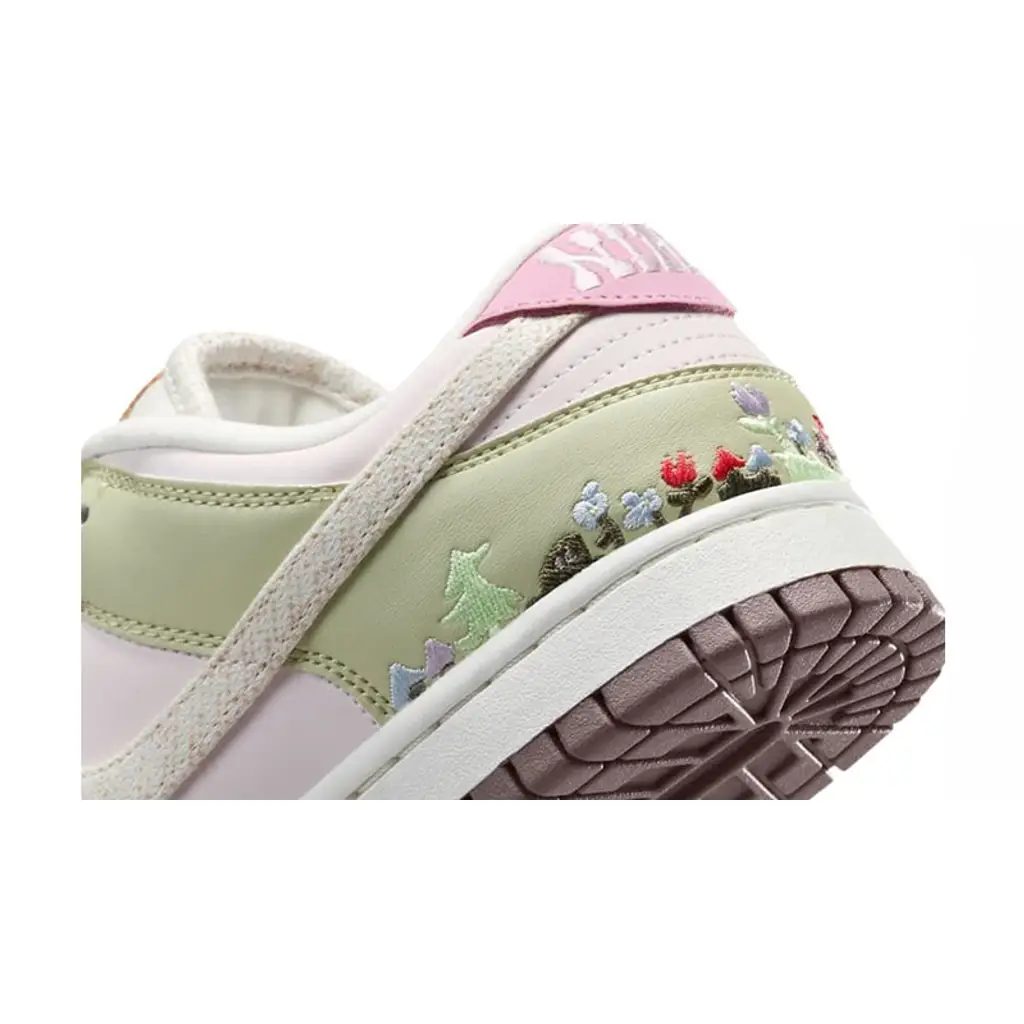 Giày Thời Trang Nữ Nike W Nike Dunk Low Lx