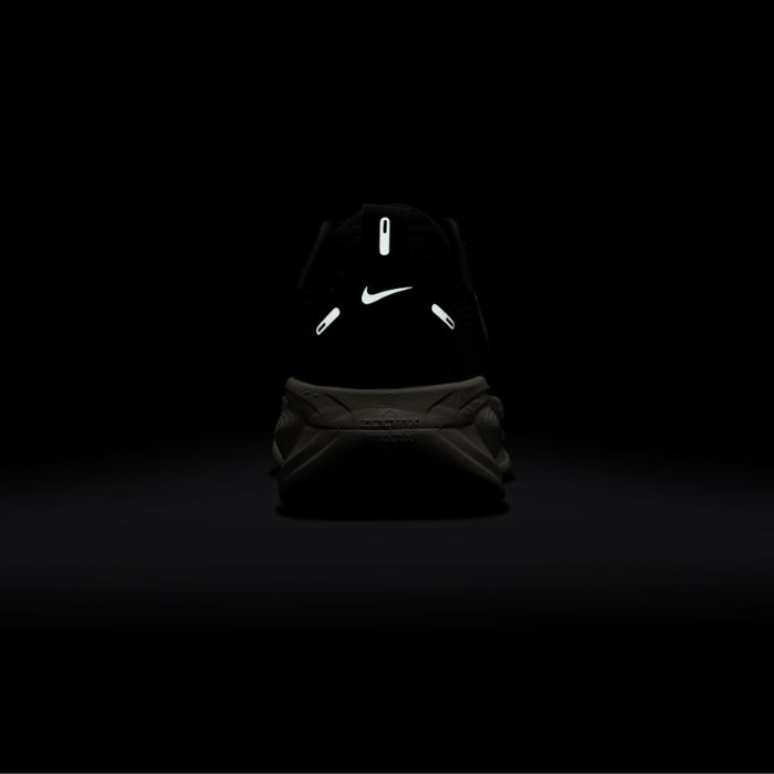 Giày chạy bộ Nike Vomero 18 Wide Nam - IF0514-002