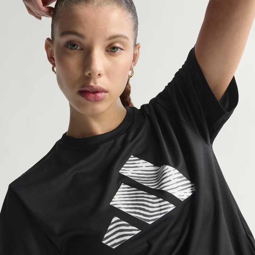Áo T-shirt chạy bộ adidas Adi365 Essentials Brand Love Nữ - JM5737