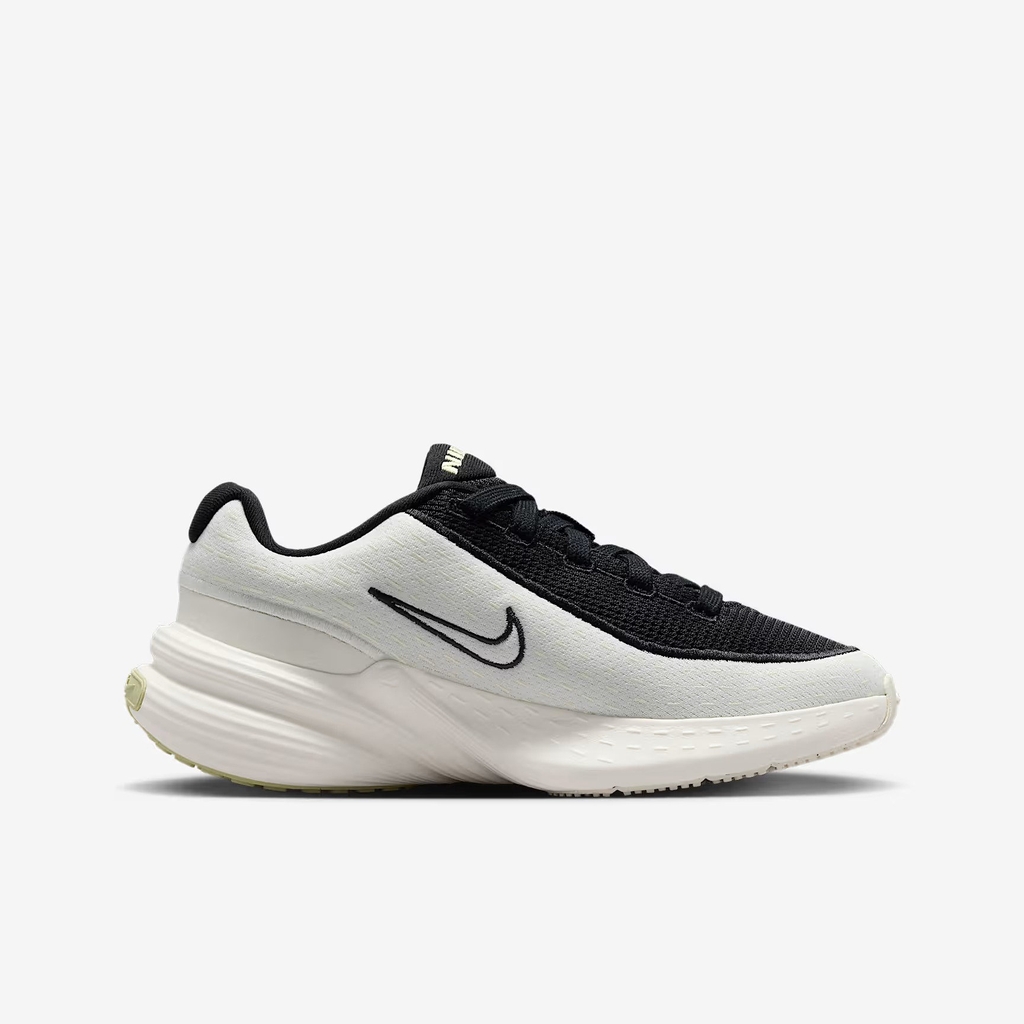 Giày chạy bộ trẻ em Nike Uplift Sc (Gs) IF1749-100