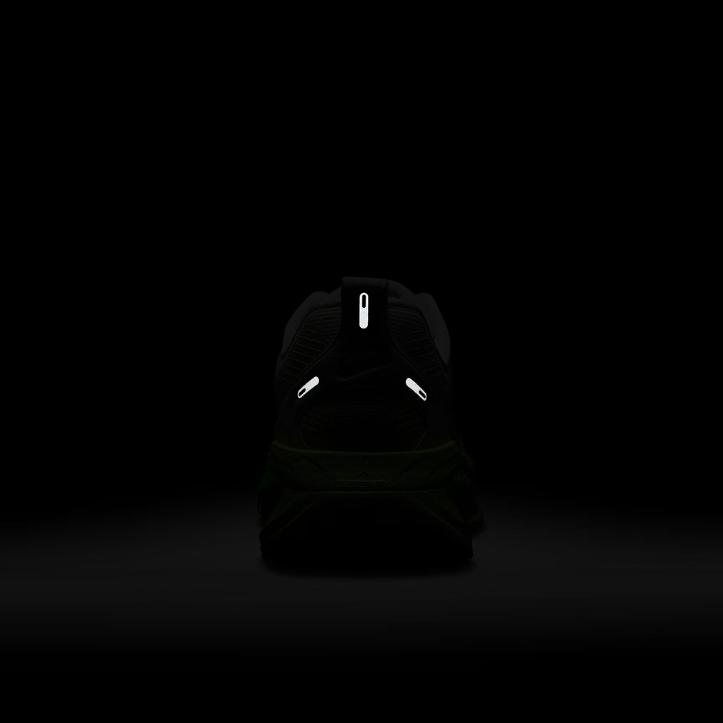 Giày chạy bộ Nike VOMERO 18 Nam HM6803-100