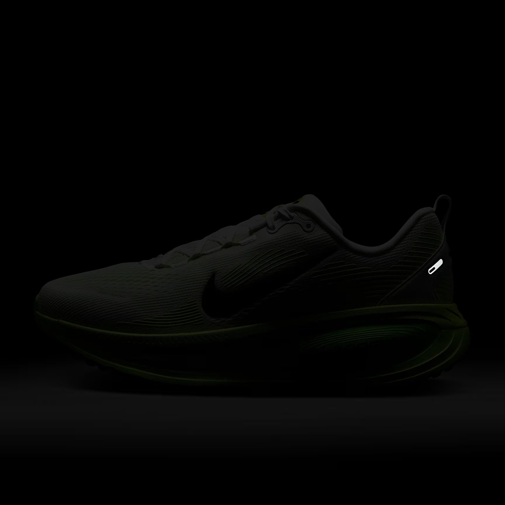 Giày chạy bộ Nike VOMERO 18 Nam HM6803-100