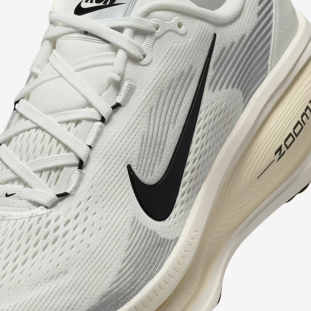 Giày chạy bộ Nike VOMERO 18 Nam HM6803-101