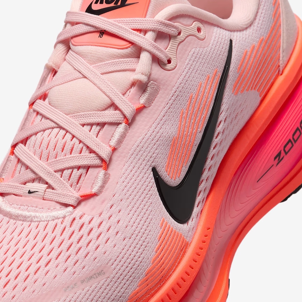 Giày chạy bộ Nike VOMERO 18 Nữ HM6804-600