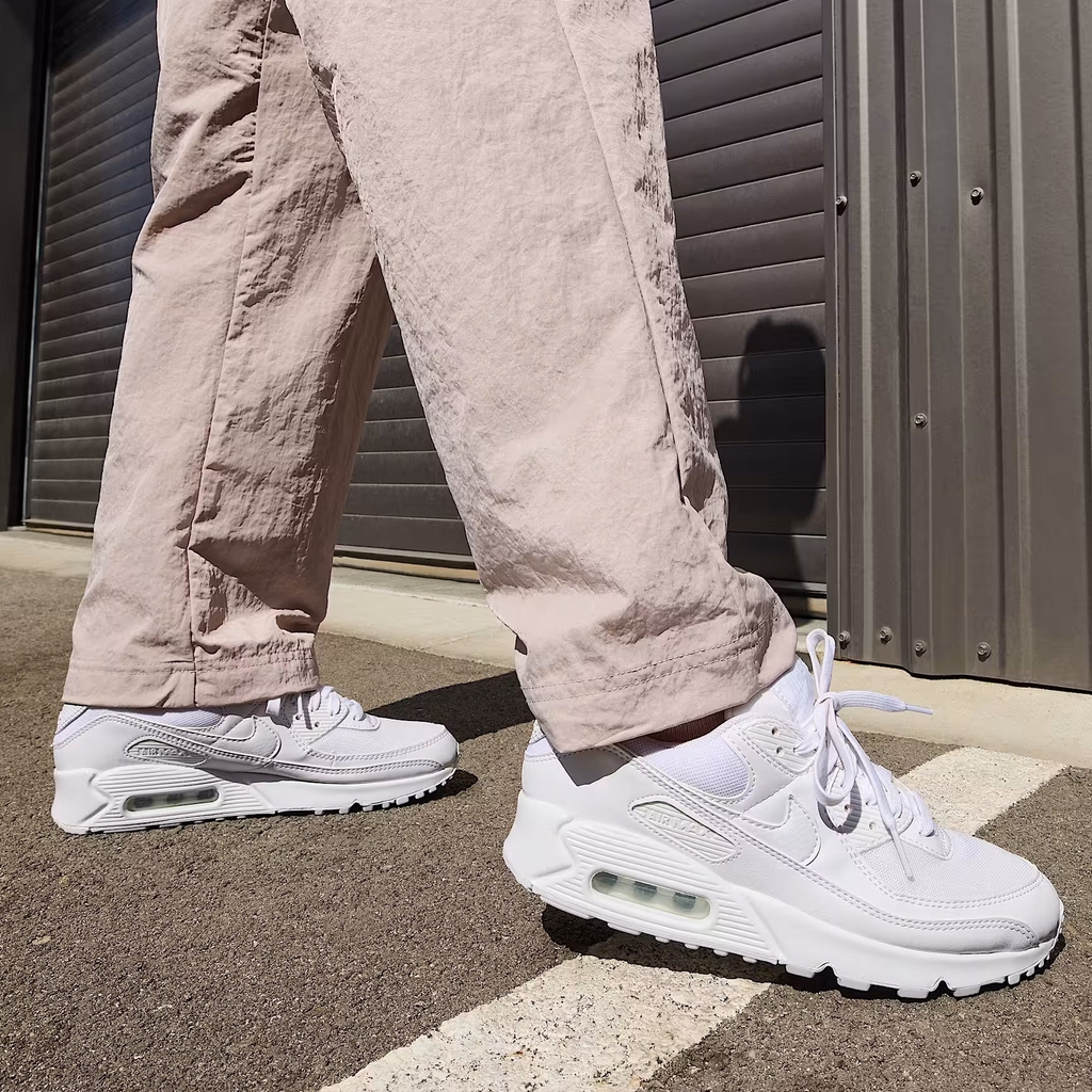Giày thời trang Nike Wmns Air Max 90 Nữ DH8010-100