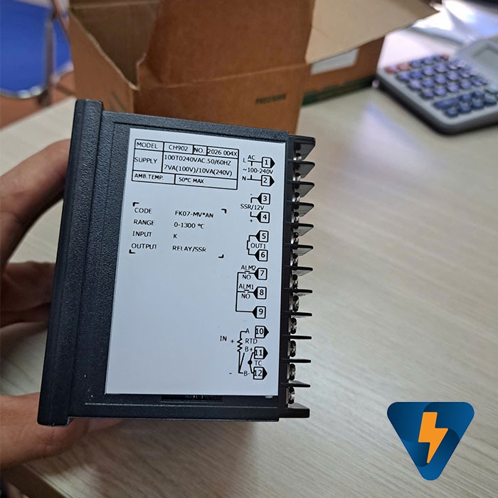 RKC CH902FK07-MV*AN Đồng hồ đo nhiệt độ CH902 1300 độ