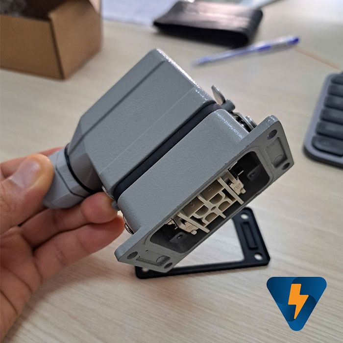 Giắc cắm 4 chân 16A DNT HDC-HE-004-1