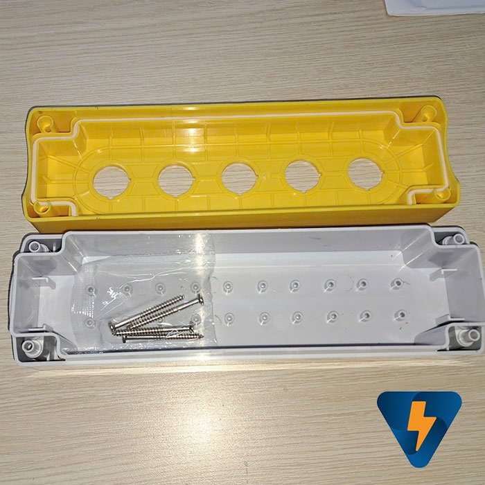 GQELE GOB-5A-YW Hộp nhựa 5 lỗ hộp nút nhấn 5 lỗ box nhựa 5 lỗ GOB-5A GOB-5A-YW