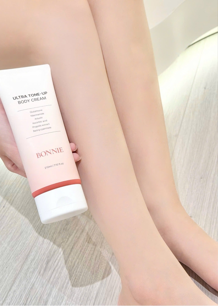 Kem dưỡng toàn thân, giúp làm sáng da,  cho làn da mịn màng(BONNIE ULTRA  TONE-UP BODY CREAM), đóng gói  210ml