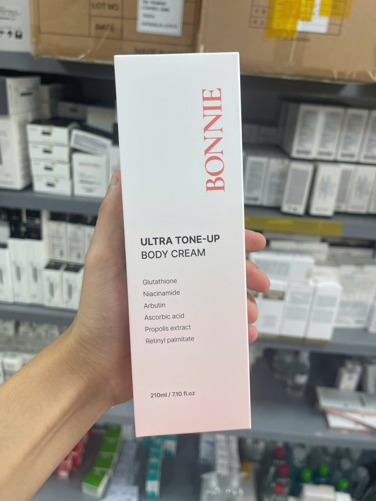 Kem dưỡng toàn thân, giúp làm sáng da,  cho làn da mịn màng(BONNIE ULTRA  TONE-UP BODY CREAM), đóng gói  210ml