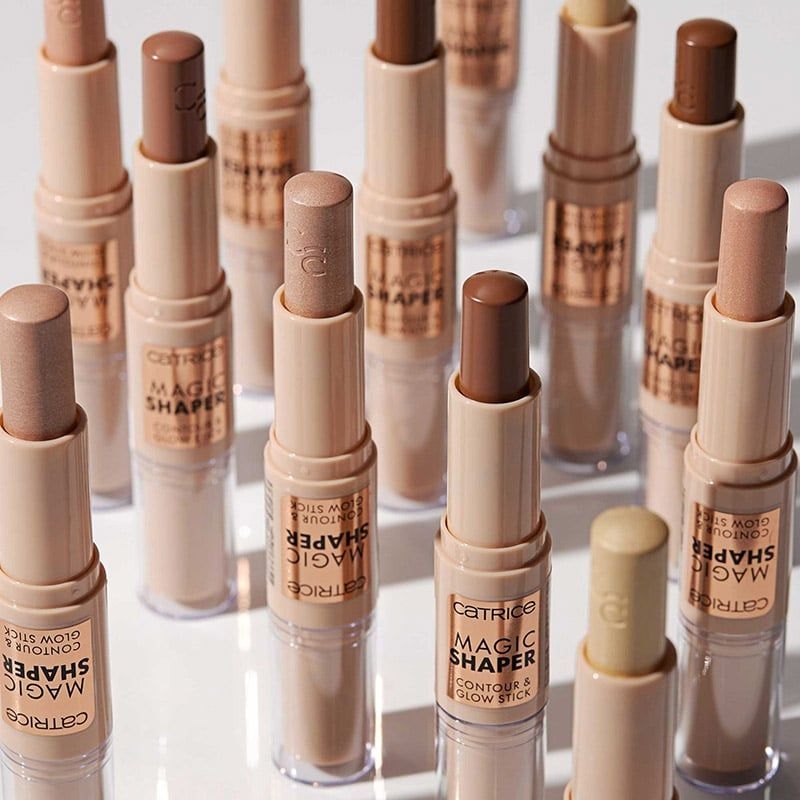 Sản phẩm bút tạo khối 2 đầu trang điểm Catrice Magic Shaper Contour & Glow Stick 010 Light 9g.