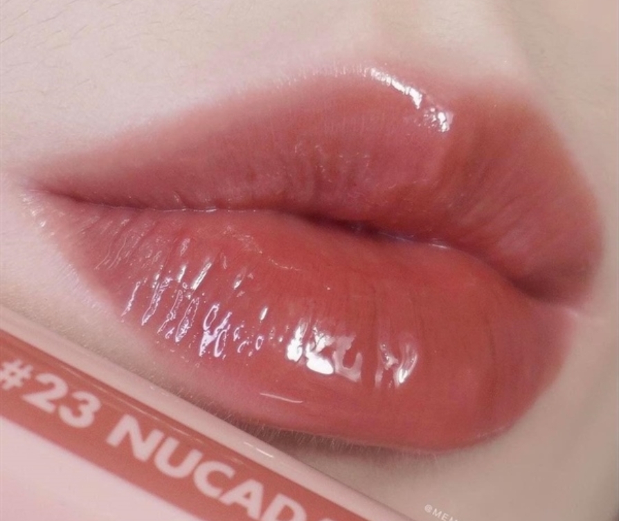 Son bóng lì màu đỏ nâu nude không quá trầm. 5 6 rom&nd JUICY LASTING TINT 23 NUCADAMIA. Hiệu: rom&nd. 5.5g/pce