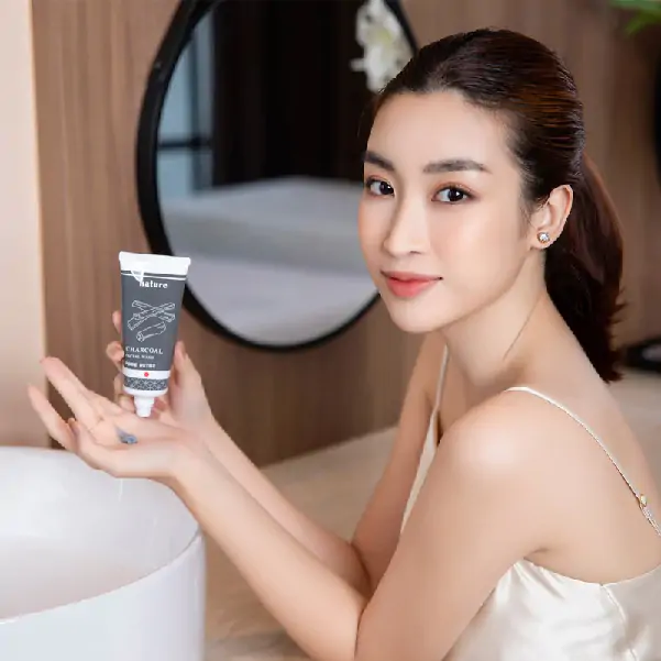 Sữa rửa mặt se khít lỗ chân lông - NATURE CHARCOAL FACIAL WASH