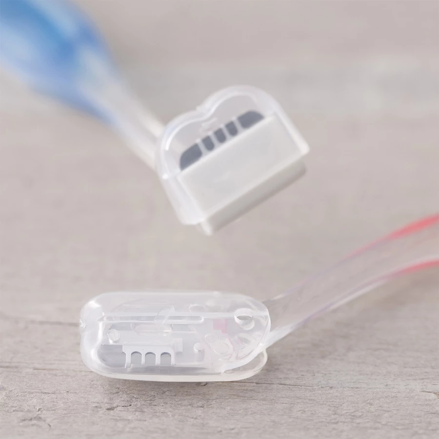 KAI Dao cạo lông mày cán nhựa 01-158 (bộ 2 cái)