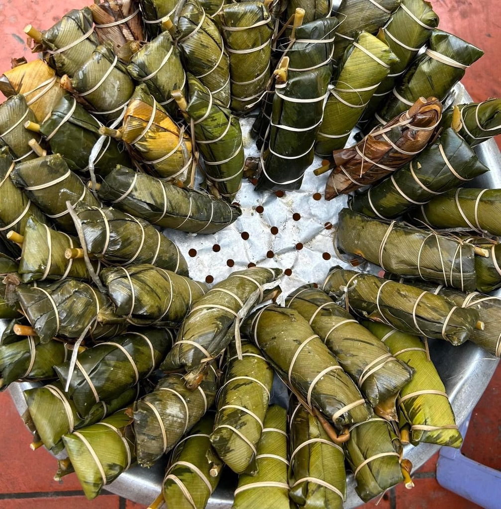 Bánh tro set 10 chiếc kèm mật