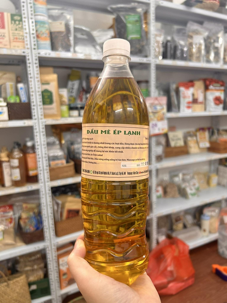 Dầu mè đen ép lạnh chai 1 lit