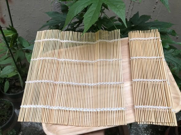 Mành tre cuốn Sushi