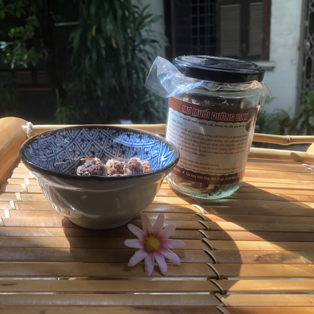 Mơ muối lâu năm kết thạch lọ 200g