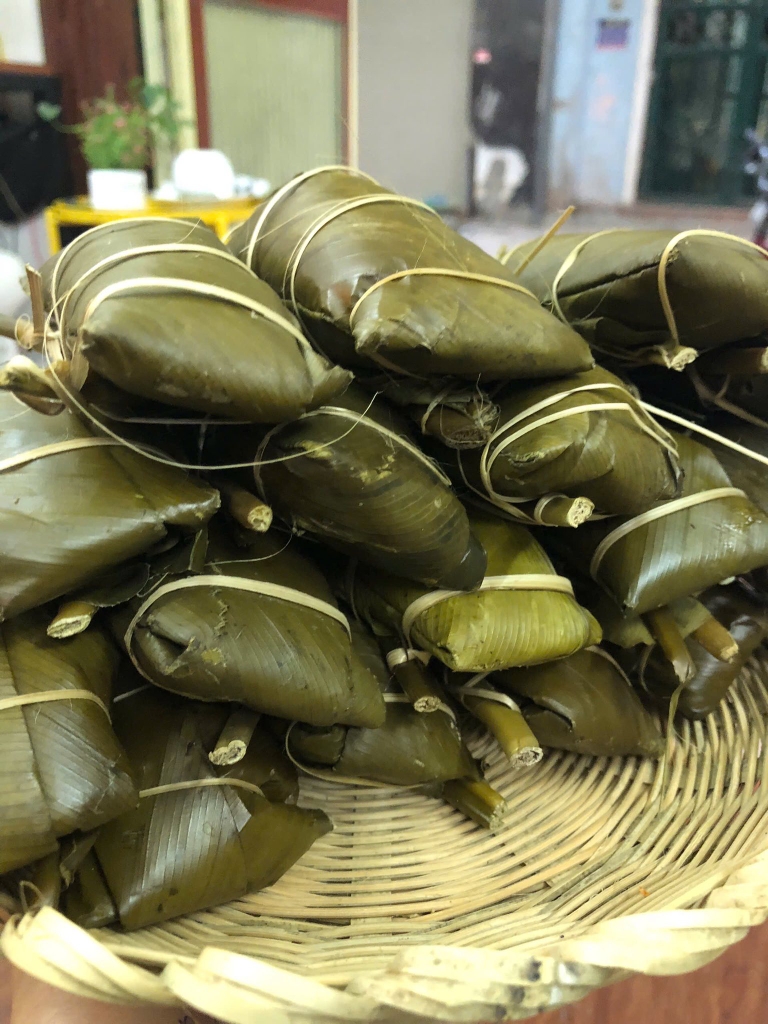 Bánh tro set 10 chiếc kèm mật