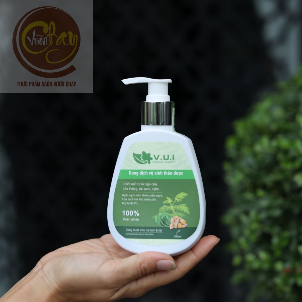 Dung dịch vệ sinh ngải cứu V.U.I