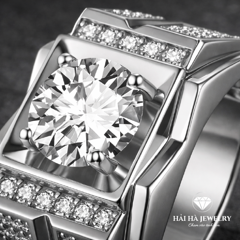 Nhẫn nam bản khối đính đá trung tâm – Vững vàng từ bên trong | Hải Hà Jewelry