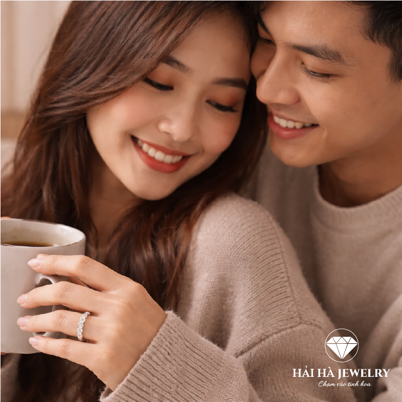 Nhẫn viền đá lục giác – Nhịp gắn kết có trật tự | Hải Hà Jewelry