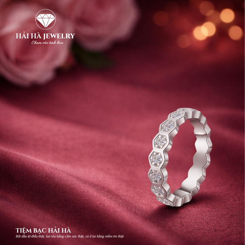 Nhẫn viền đá lục giác – Nhịp gắn kết có trật tự | Hải Hà Jewelry
