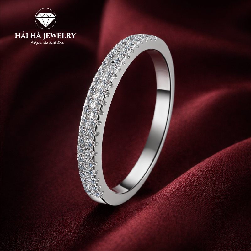 Nhẫn đá chạy nửa vòng – Ánh sáng đủ đầy cho những điều bền lâu | Hải Hà Jewelry