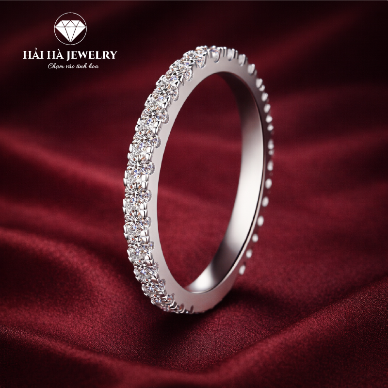 Nhẫn đính đá liền vòng – Ánh sáng lặng lẽ ở lại | Hải Hà Jewelry