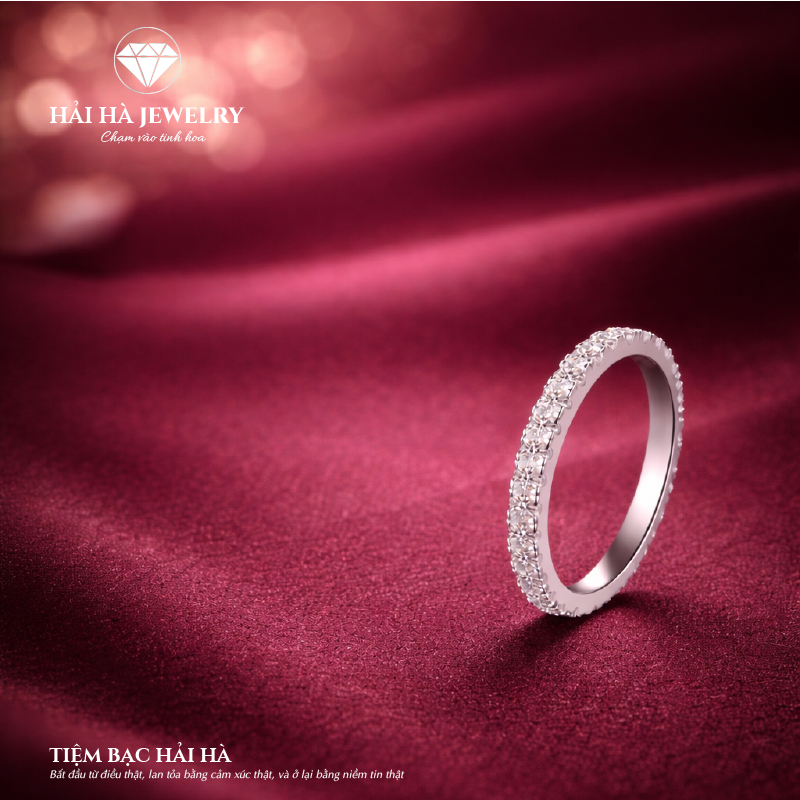 Nhẫn đính đá liền vòng – Ánh sáng lặng lẽ ở lại | Hải Hà Jewelry