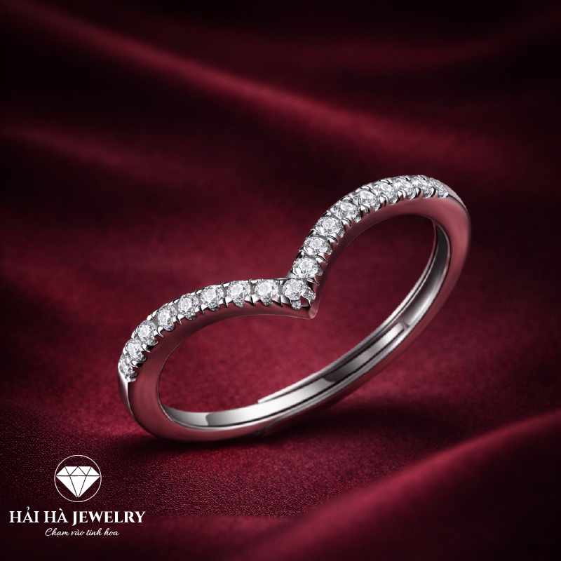 Nhẫn đính đá cong nhẹ – Dòng chảy cảm xúc tinh tế | Hải Hà Jewelry