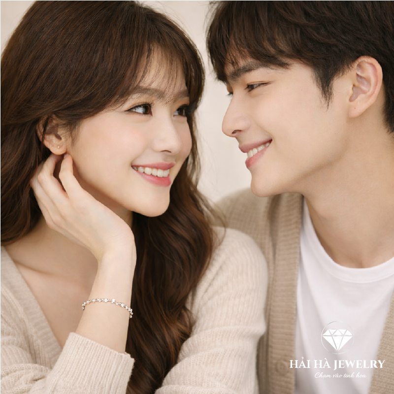 Vòng tay chữ love ánh sáng lặng – Yêu theo cách rất khẽ | Hải Hà Jewelry