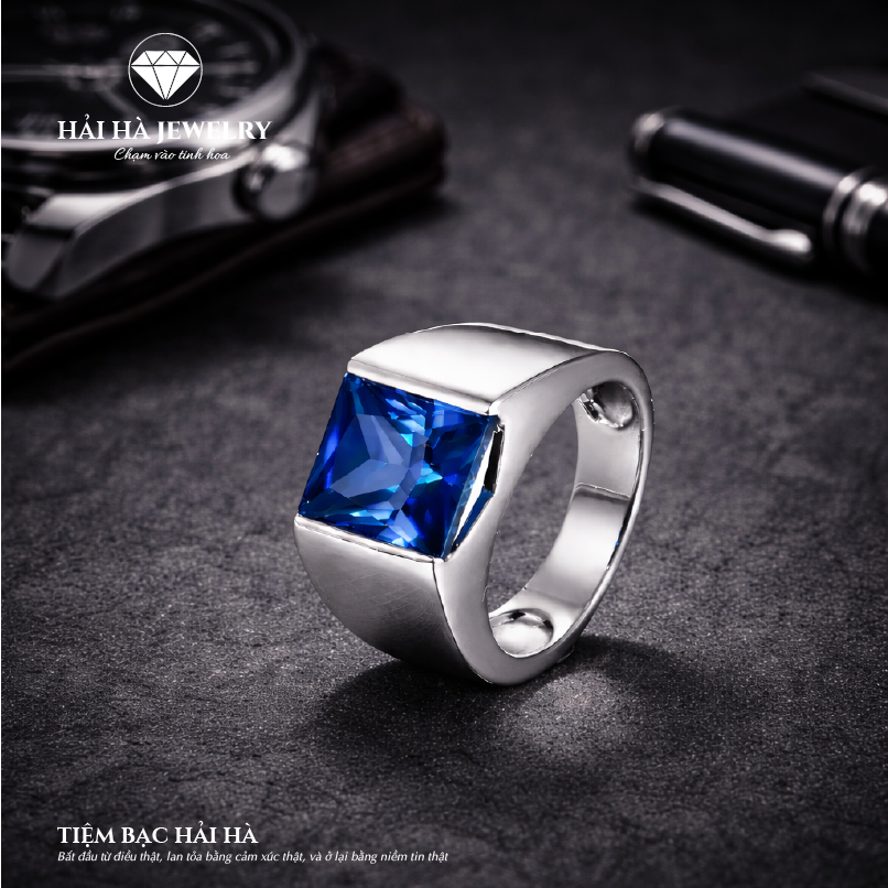 Nhẫn bạc nam đá blue sapphire – chiều sâu của sự điềm tĩnh | Hải Hà Jewelry