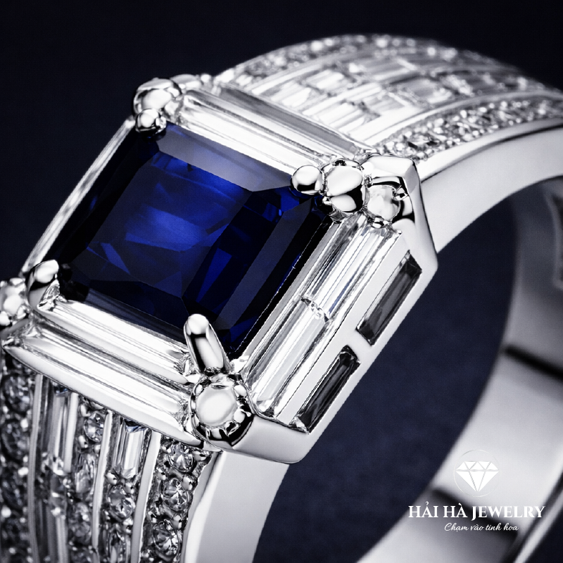 Nhẫn bạc nam đá blue sapphire – chiều sâu của bản lĩnh | Hải Hà Jewelry