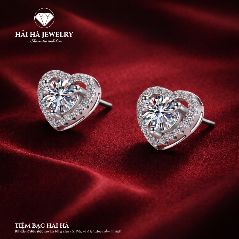 Bông tai bạc 925 đính moissanite – dáng trái tim viền đá tinh xảo