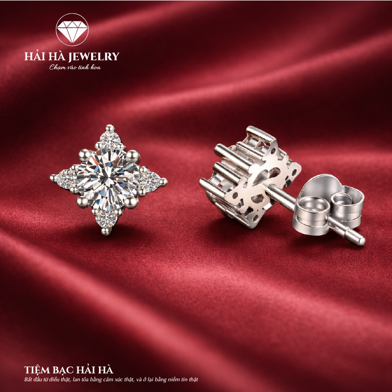 Bông tai bạc 925 đính moissanite dáng hoa – viên trung tâm tròn, ánh sáng dịu | Hải Hà Jewelry