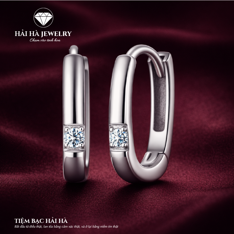 Bông tai nữ bạc trơn đính điểm đá – giữ lại sự tinh giản ở mức đủ sâu