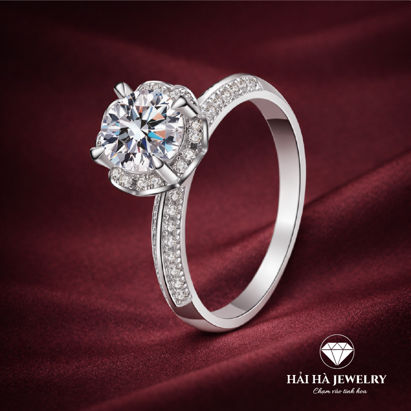 Nhẫn nữ bạc 925 moissanite dáng mềm halo – thanh lịch và êm tay