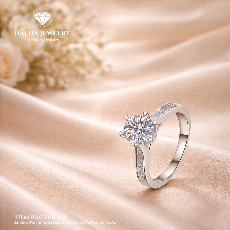 Nhẫn nữ bạc 925 moissanite solitaire – thân uốn mềm nửa đính đá
