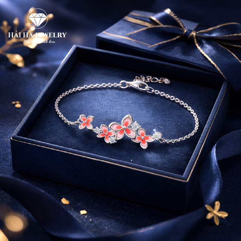 Vòng tay Hoa cánh hồng – Dịu dàng nở giữa những điều thân quen | Hải Hà Jewelry